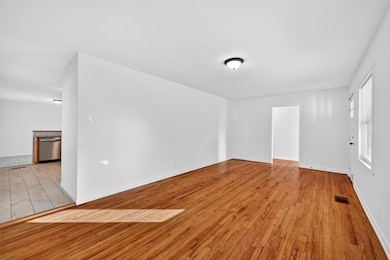 409 W Burton St, Sherman, TX 75092 - photo 6