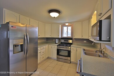 11 58590 PE 3 10 Rd Collbran Colorado Mo