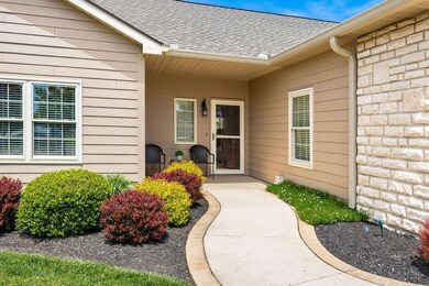 4 Claire Ct unit 4, Circleville, OH 43113 - photo 2