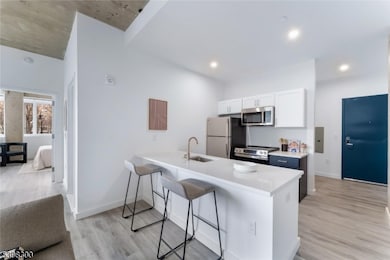 10 Commerce Ct unit 2G, Newark, NJ 07102 - photo 6