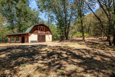 395 Stewart Rd, Grants Pass, OR 97526 - photo 5