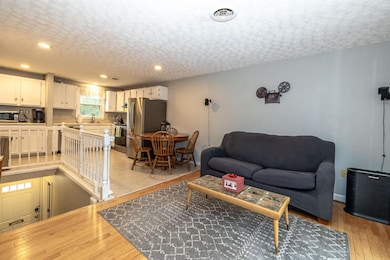 50 Edward J Roy Dr unit 50, Manchester, NH 03104 - photo 5