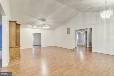 1960 Quiet Meadows Ct, Huntingtown, MD 20639 - photo 7