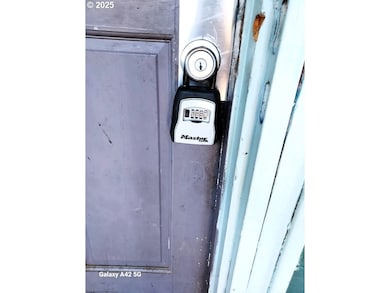 10206 N Tyler Ave, Portland, OR 97203 - photo 7