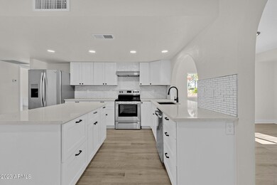 10-web-or-mls-7726-e-darner-rd
