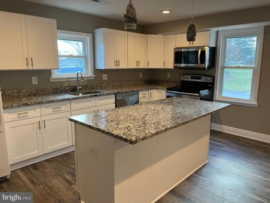 912 North Ave unit B, Sykesville, MD 21784 - photo 3