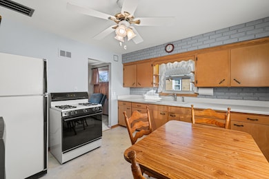 1911 Polaris Ave, Racine, WI 53404 - photo 6