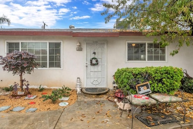 5658 E Bernadine Dr, Fresno, CA 93727 - photo 4