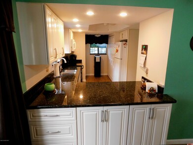 147 S Brevard 036