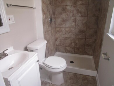 10800 Hallwood Dr, Saint Louis, MO 63136 - photo 4