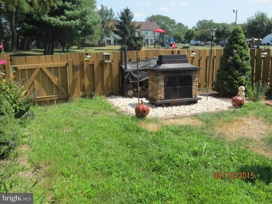 8 Clove Ct, Lumberton, NJ 08048 - photo 2