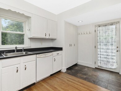 286 College Farm Rd, Waltham, MA 02451 - photo 6