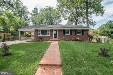 8816 Lagrange St, Lorton, VA 22079 - photo 3