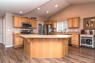 1234 NW 20th St, Redmond, OR 97756 - photo 2