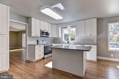 9832 Log House Ct, Gaithersburg, MD 20882 - photo 7