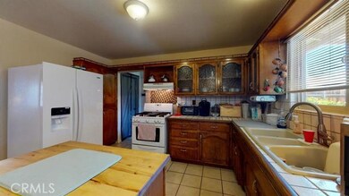 unlisted-address, Victorville, CA 92395 - photo 2