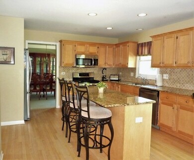 4343 Dairymans Cir, Naperville, IL 60564 - photo 7