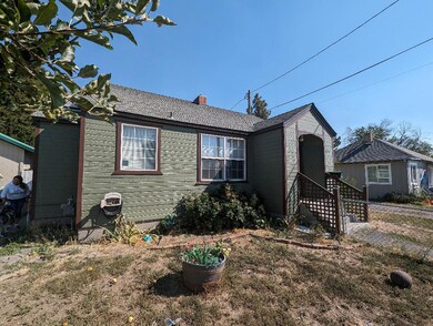 1215 Owens St, Klamath Falls, OR 97601 - photo 7