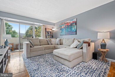 Town Square Towers unit 215, Washington, DC 20024 - photo 6