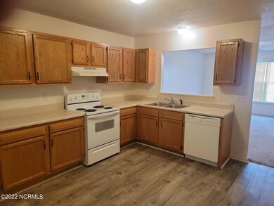 331 Bracken Place, Jacksonville, NC 28540 - photo 6