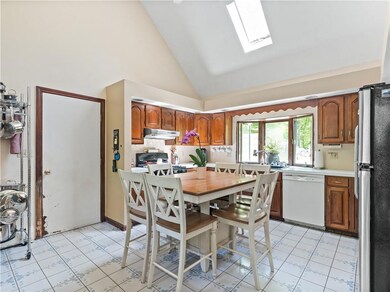 84 Wakefield Rd, Pascoag, RI 02859 - photo 4