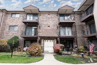 6453 N Northwest Hwy unit 2C, Chicago, IL 60631 - photo 2