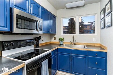 10-Kitchen_ELI03888-Edit