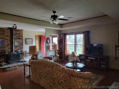 700 S 4th St, Eufaula, OK 74432 - photo 6