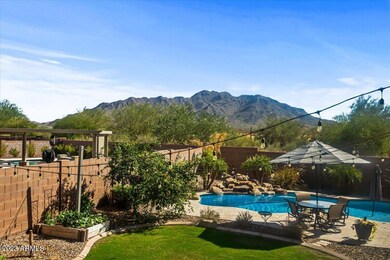 Pool, grass & views