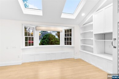 72 Creston Ave, Tenafly, NJ 07670 - photo 6