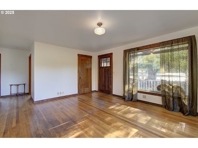 911 9th St, Oregon City, OR 97045 - photo 6