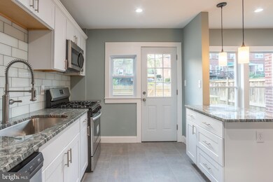 8644 Oak Rd, Parkville, MD 21234 - photo 5