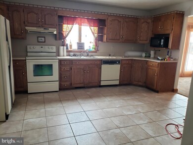 5740 Rice Rd, Chambersburg, PA 17202 - photo 7