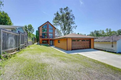 2712 Maple Dr, McFarland, WI 53558 - photo 2