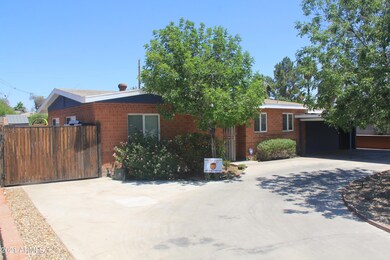 1442 Front Driveway