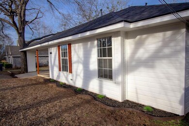 305 Houston St, Pottsboro, TX 75076 - photo 4