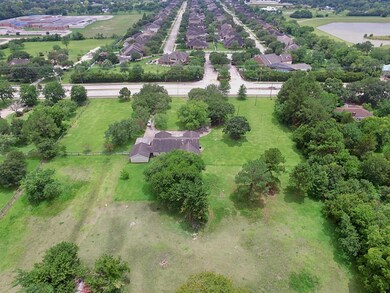 5425 Magnolia Rd, Pearland, TX 77584 - photo 2