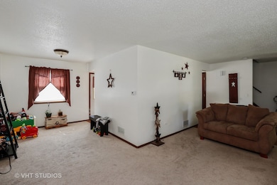 2243 Pearsall Pkwy, Waukegan, IL 60085 - photo 4