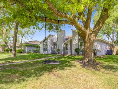 5406 Abercreek Ave, Friendswood, TX 77546 - photo 2