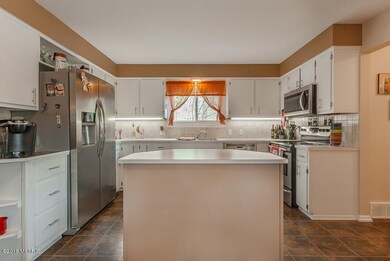 5102 Wembley Ct SW, Wyoming, MI 49509 - photo 4