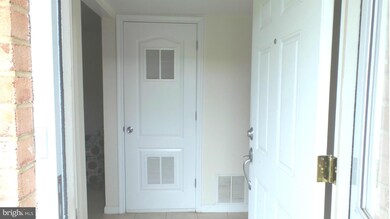 11541 Laurelwalk Dr, Laurel, MD 20708 - photo 3