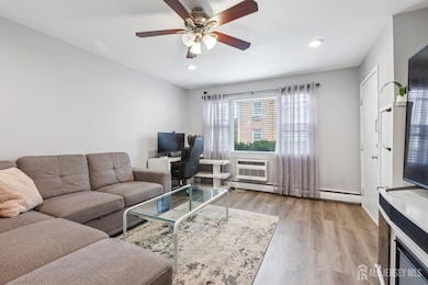 37 York Dr unit 6A, Edison, NJ 08817 - photo 4