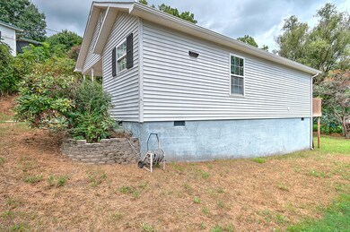 1703 Daytona Dr, Johnson City, TN 37601 - photo 4