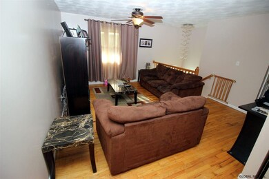 7 Red Oak Dr, Schenectady, NY 12302 - photo 5