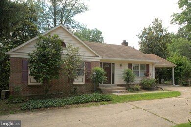 3818 Cobblestone Ct, Alexandria, VA 22306 - photo 2