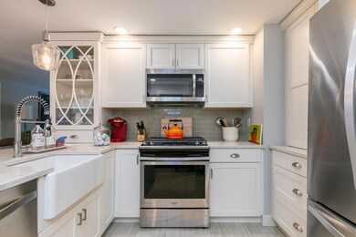 78 Applegate Lane Falmouth ME-large-007-