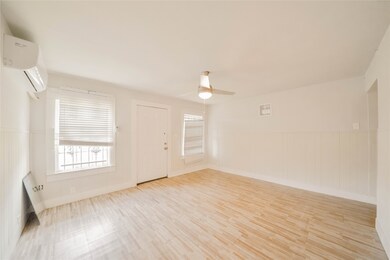 5101 Crane St unit 1, Houston, TX 77026 - photo 4