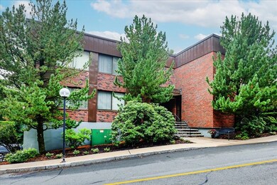 1004 Paradise Rd unit 1A, Swampscott, MA 01907 - photo 4