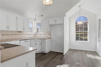 1325 NE Foxwood Dr, Lees Summit, MO 64086 - photo 5