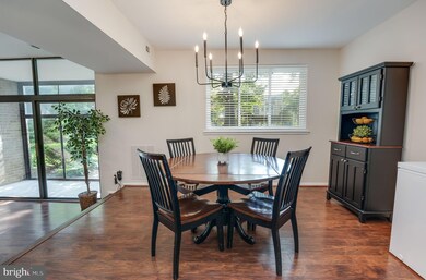 1627 Parkcrest Cir unit 101, Reston, VA 20190 - photo 7